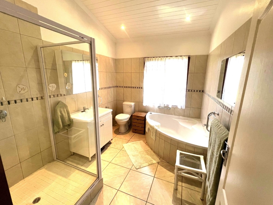 2 Bedroom Property for Sale in Harkerville A H Western Cape